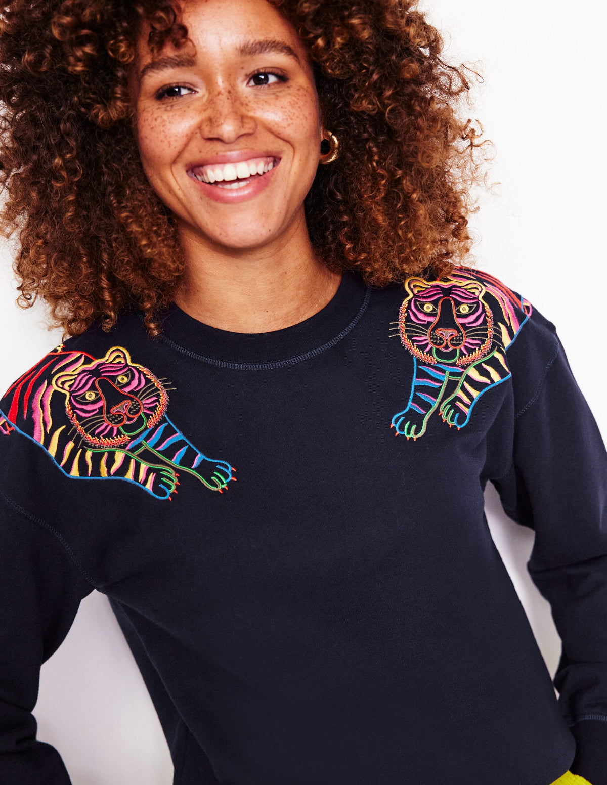 Emi Sweatshirt mit Stickerei-Marineblau, Tiger Stickerei-1