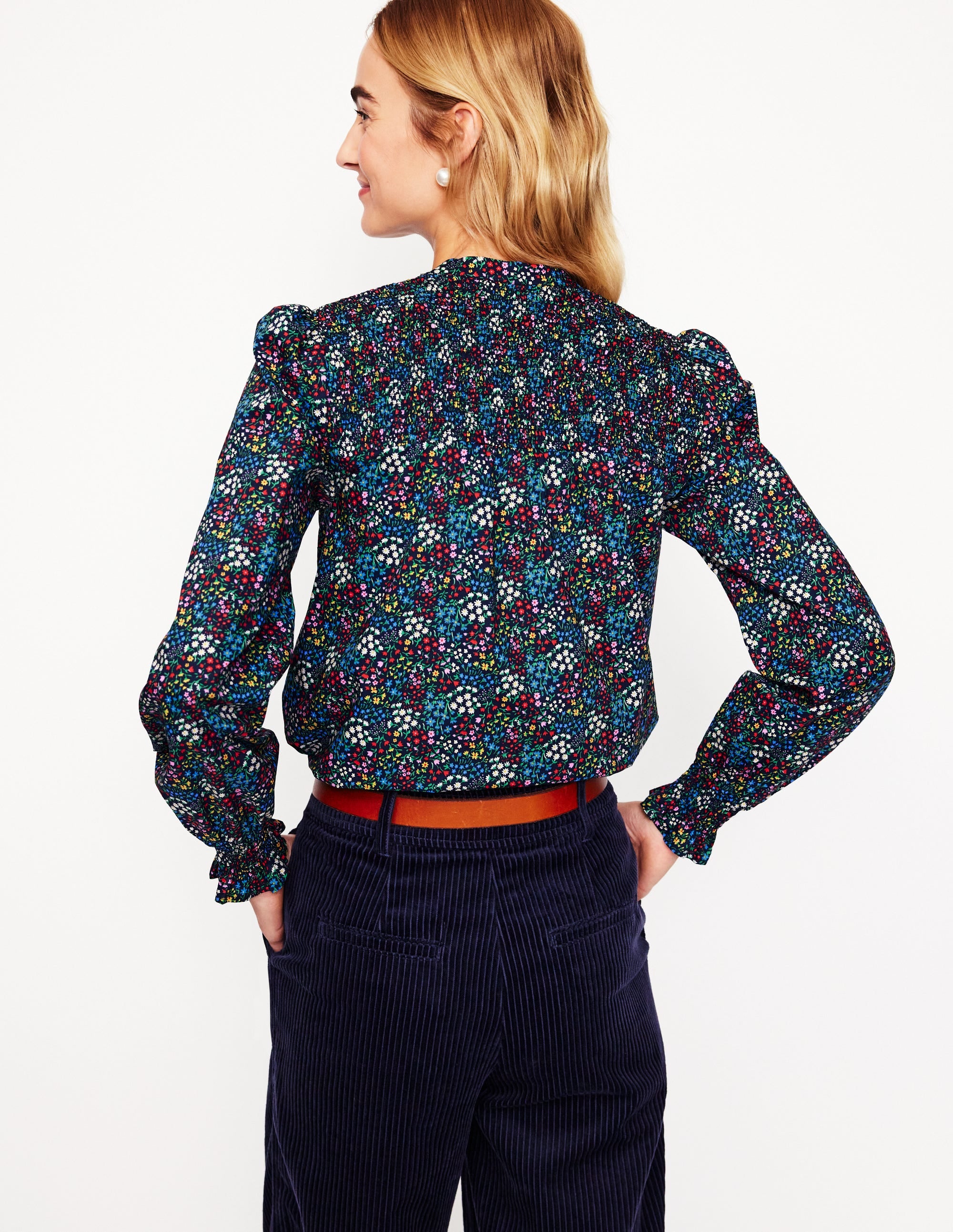 Blouse en coton avec empiècement à smocks-Marine Français, Boutons éparpillés - Image 3
