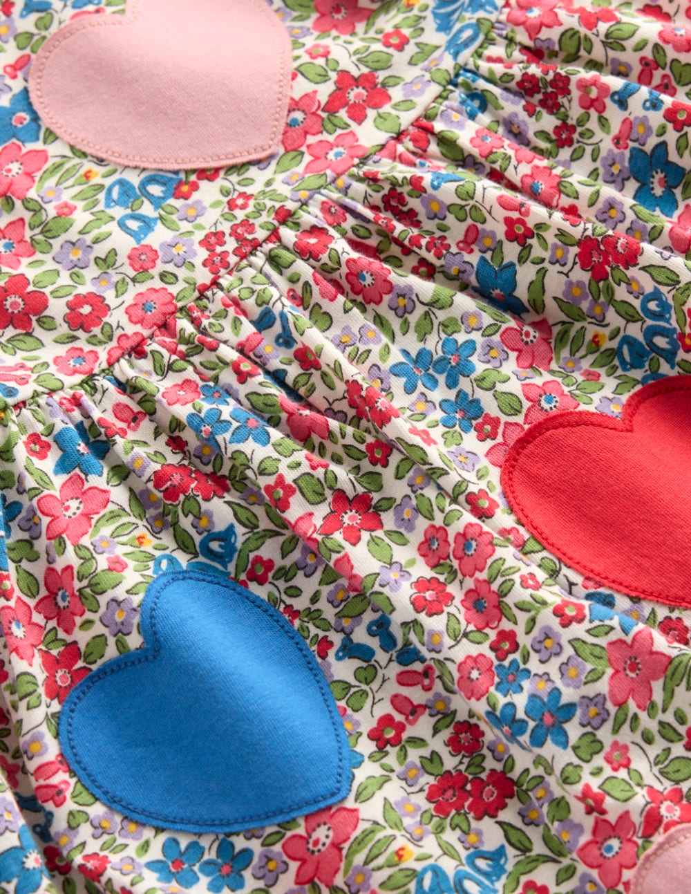 T-Shirt-Kleid mit Applikationen-Rosarot Blumenbeet Herzen - Image 6