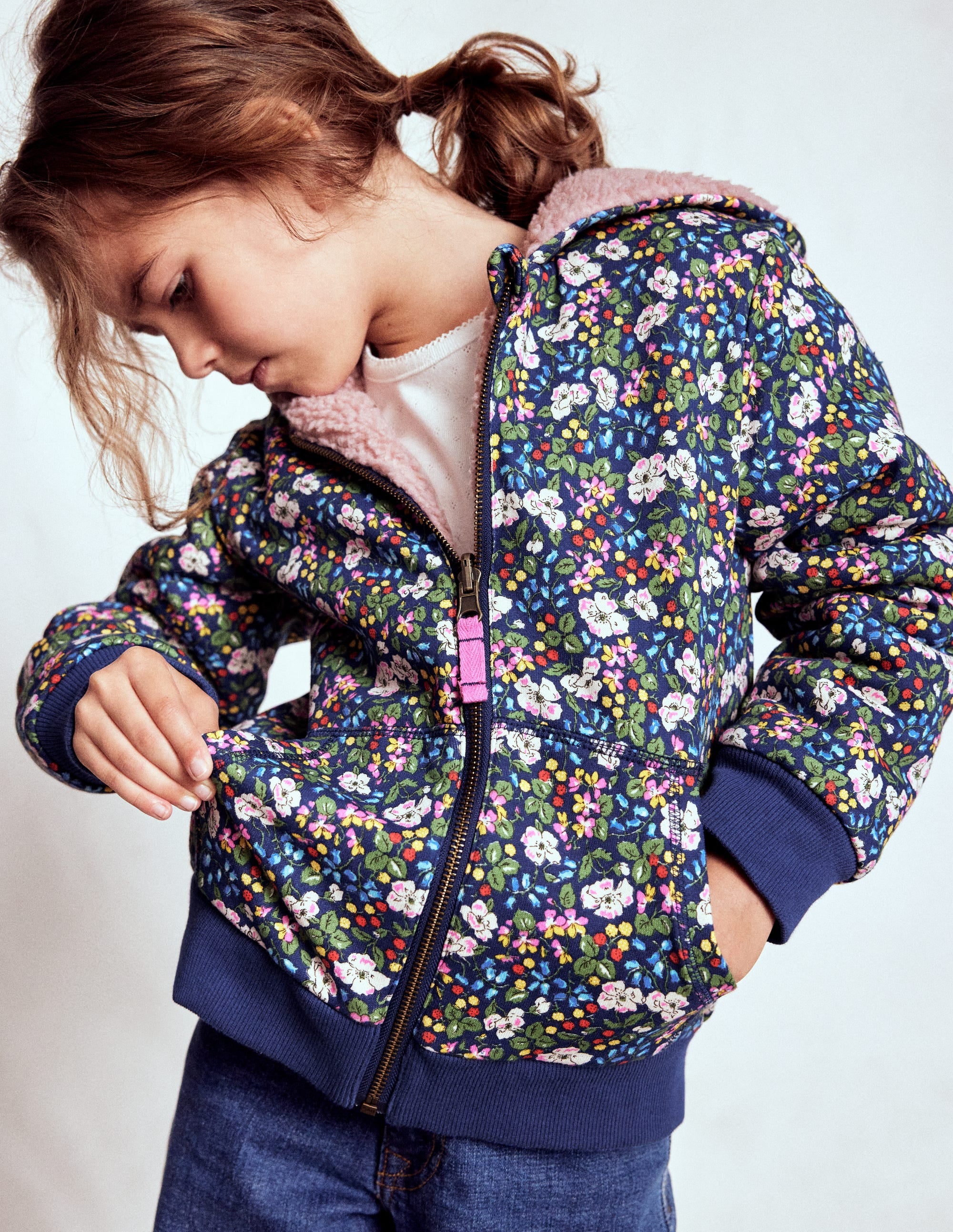 Wendbarer Teddy-Kapuzenpullover-Steuerbordblau Beeren Blumenmuster - Image 1