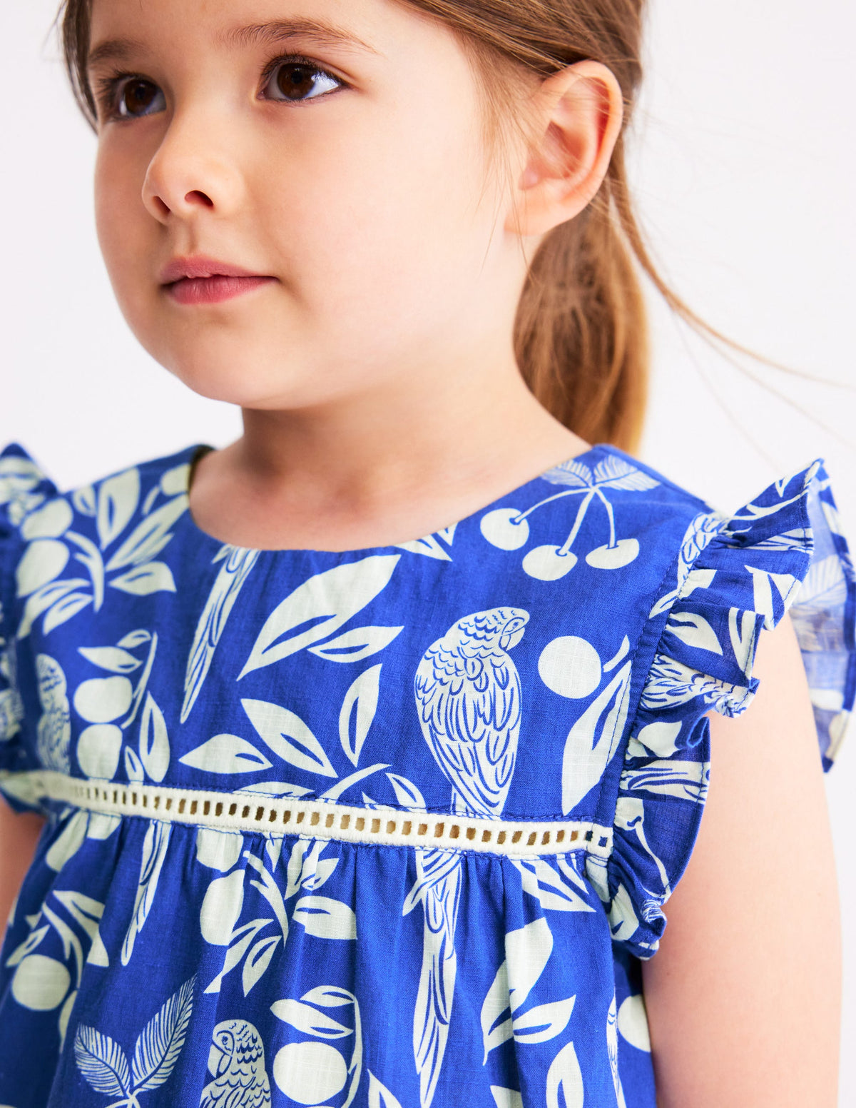 Robe de vacances Celia tissée-Motif Parrot Palm bleu vif - Image 3