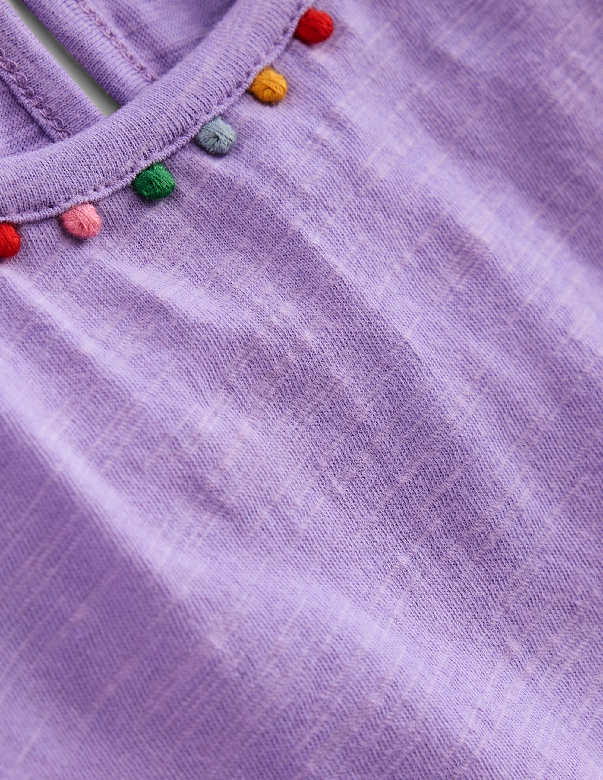 Ali T-Shirt mit Puffärmeln und Bommelbesatz-Lavendellila - Image 3