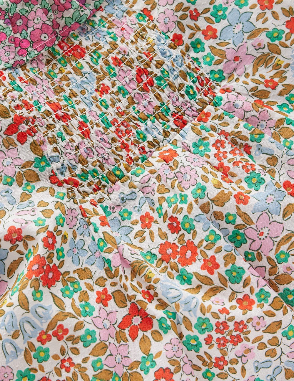 Gesmokte Bluse mit Rüschenausschnitt-Kuddelmuddel Blumenmuster-3