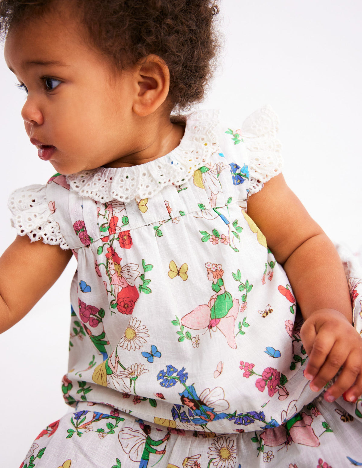 Rüschenkleid mit Lochstickerei-Kokosnussmilch Feen-2