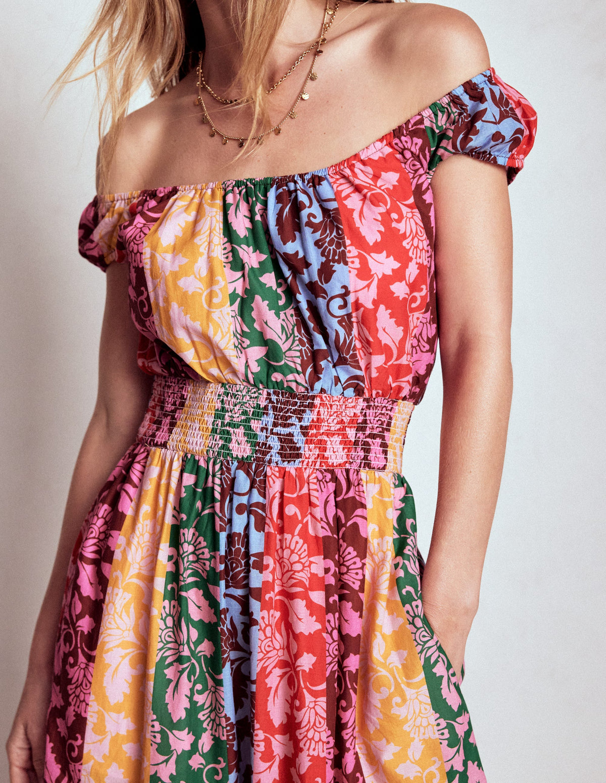 Gestuftes Baumwollkleid mit U-Ausschnitt-Bunt Rebenornament-2