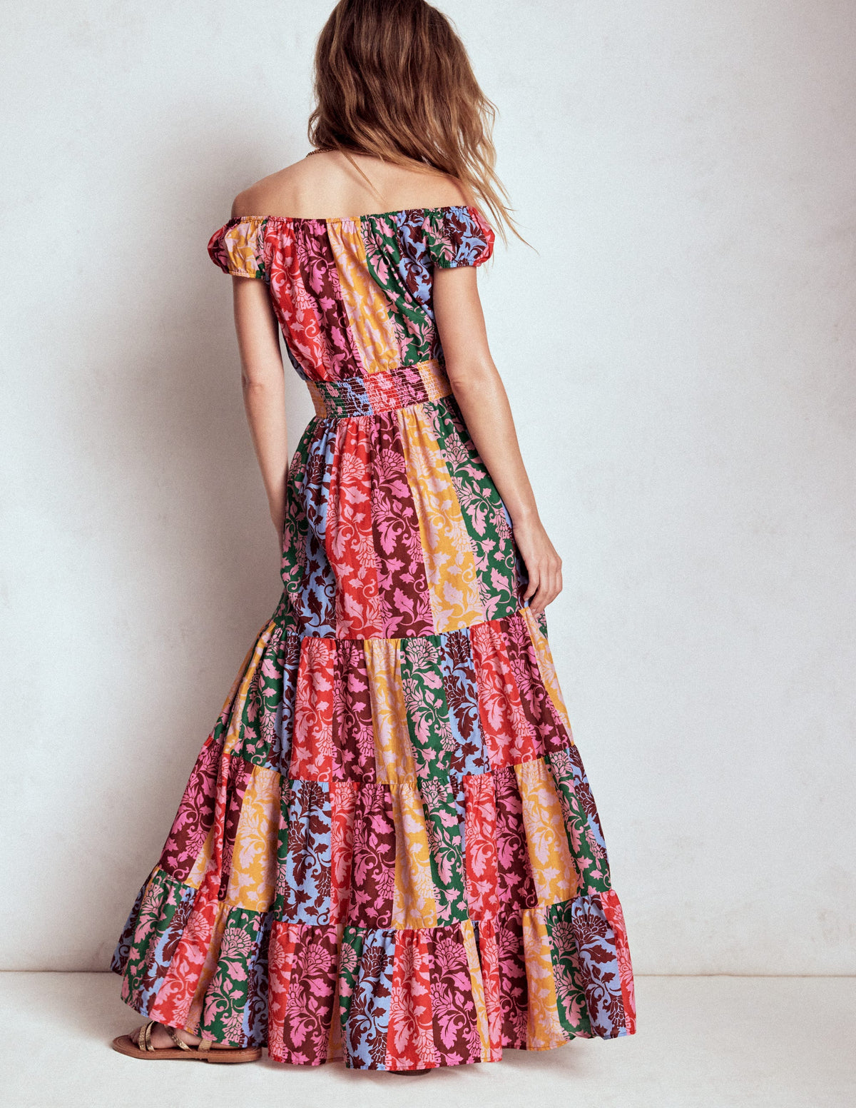 Gestuftes Baumwollkleid mit U-Ausschnitt-Bunt Rebenornament-3