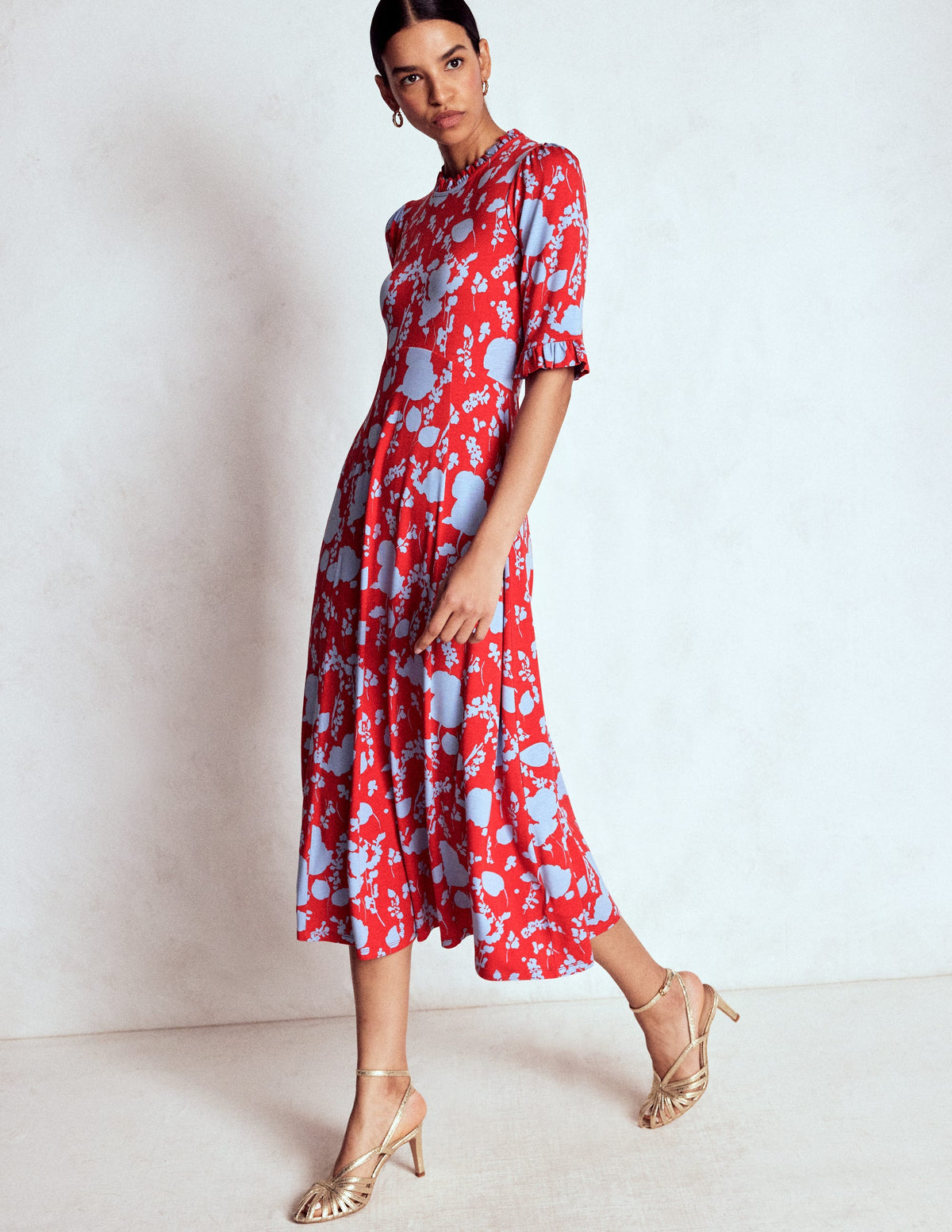 Gerüschtes Midikleid mit Ziernähten-Mohnblumenrot, Zierliche Zweige - Image 1
