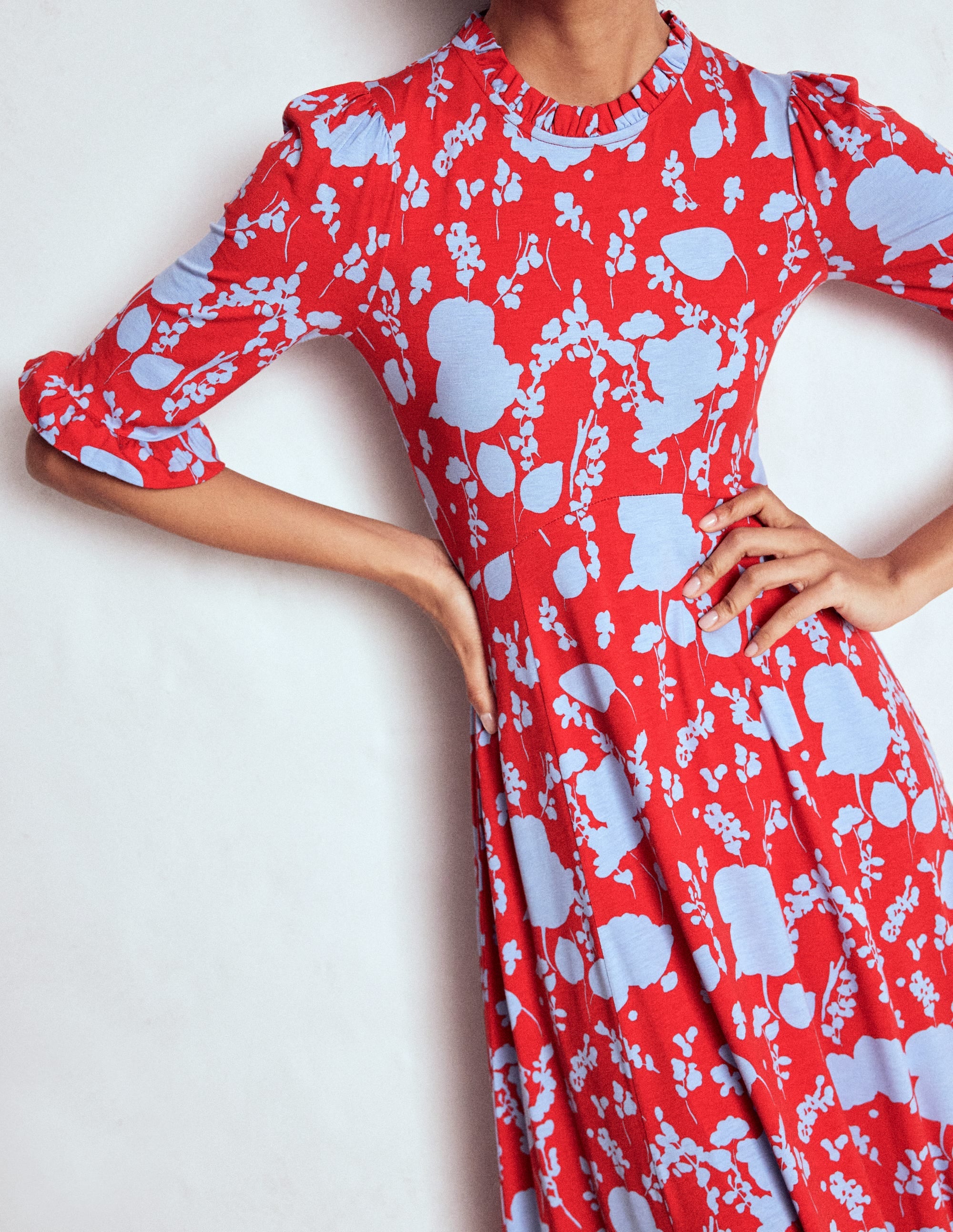 Gerüschtes Midikleid mit Ziernähten-Mohnblumenrot, Zierliche Zweige - Image 2