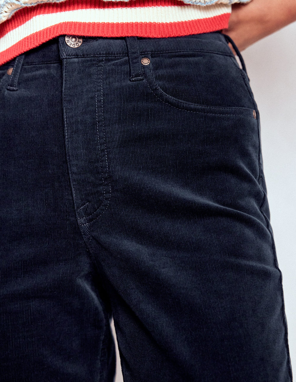 Schmal geschnittene Cord-Jeans mit hohem Bund-Marineblau-2
