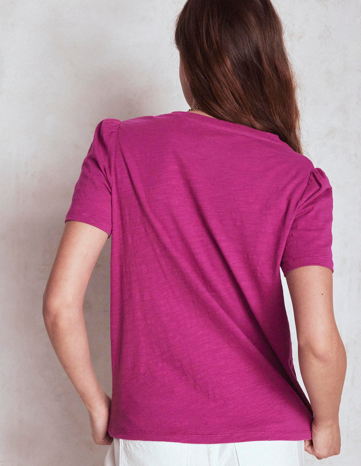 Sophie Flammgarn-T-Shirt mit V-Ausschnitt-Sattes Magenta - Image 3