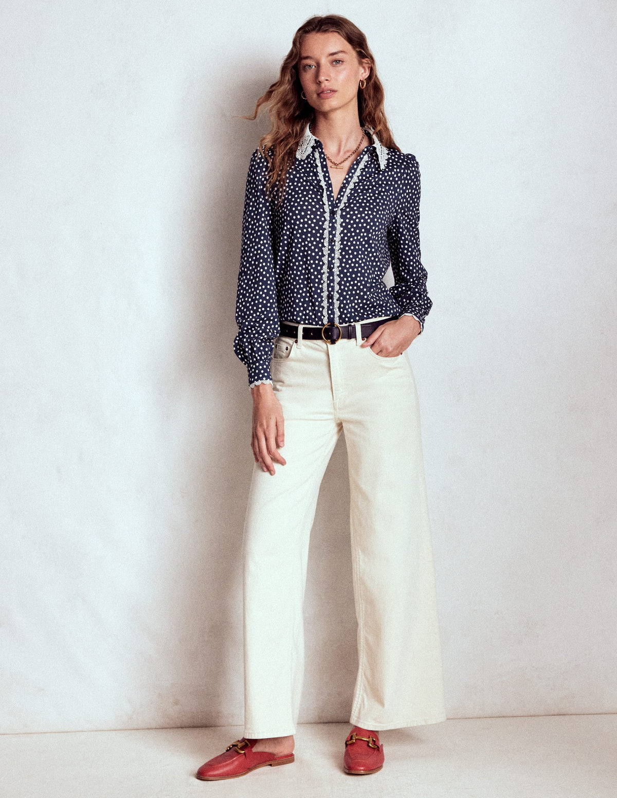 Bluse mit Spitzenkragen-Marineblau - Image 4