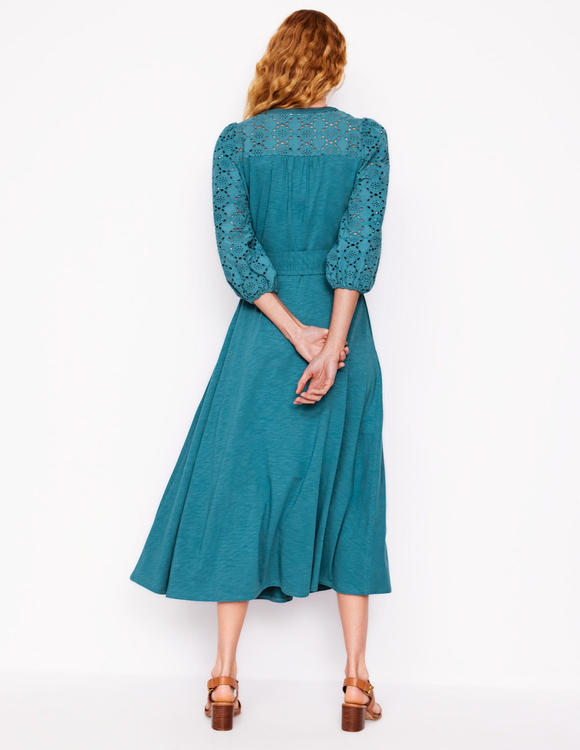 Eden Jerseykleid mit Lochstickerei-Wasserfallblau-3