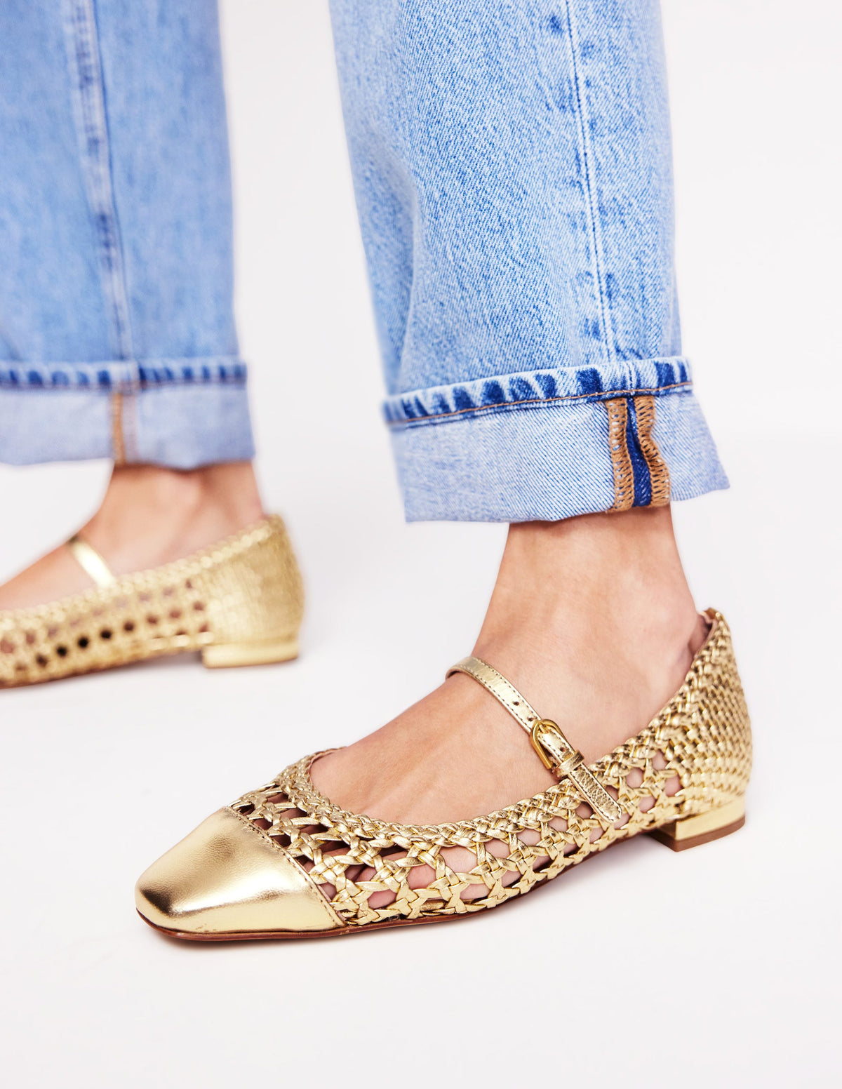 Penelope Flache Mary Janes-Gold Gewebtes Leder-2
