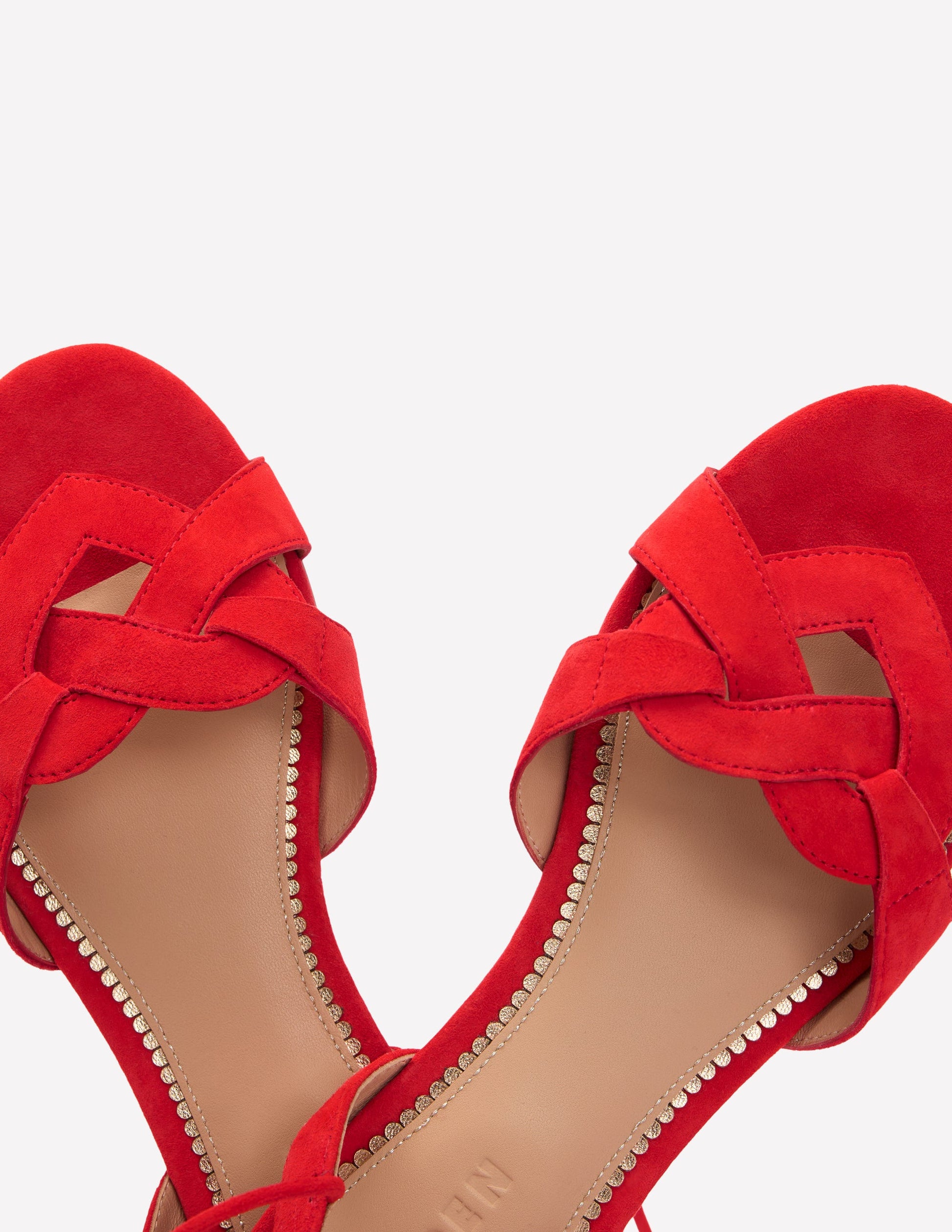 Flache Sandalen mit Herzdetail-Briefkastenrot-4