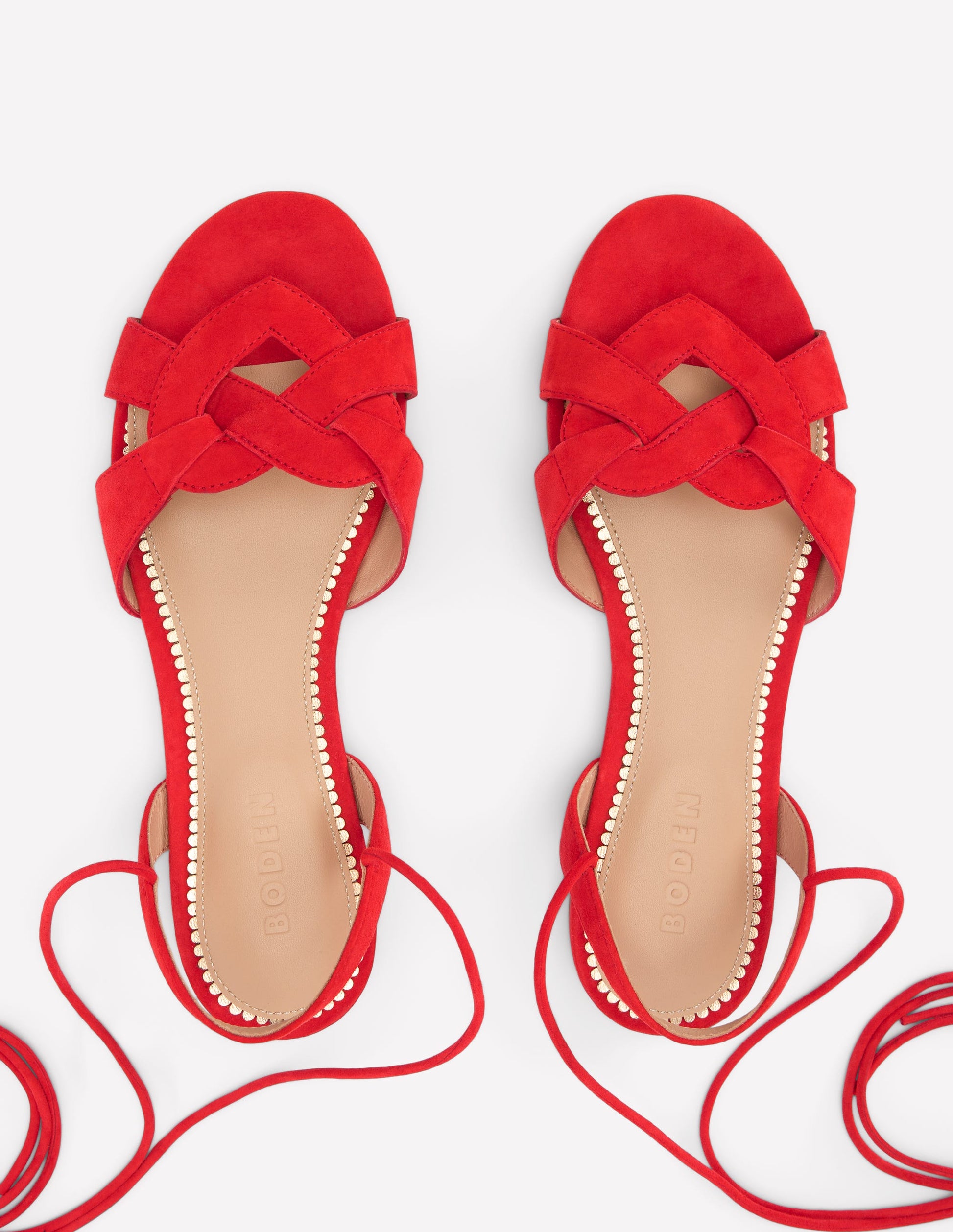 Flache Sandalen mit Herzdetail-Briefkastenrot-5