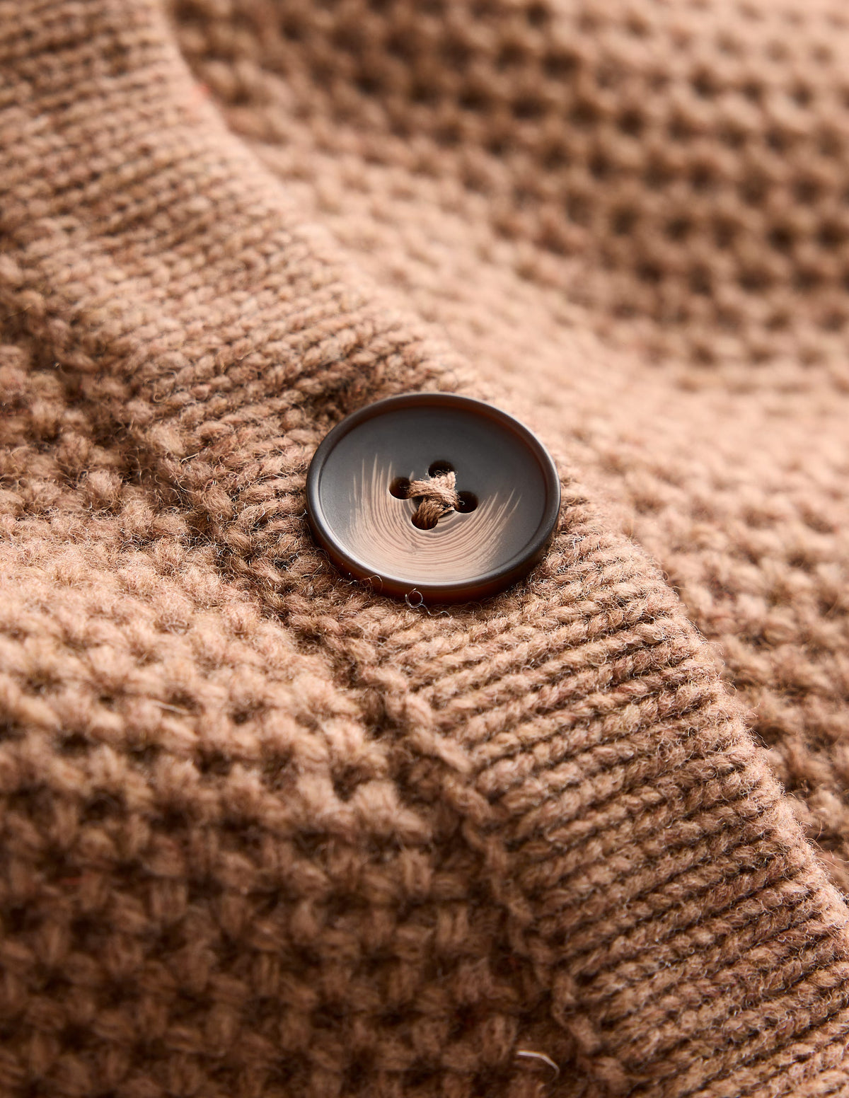 Texturierte Strickjacke mit Ziernaht-Pralinenbraun-6