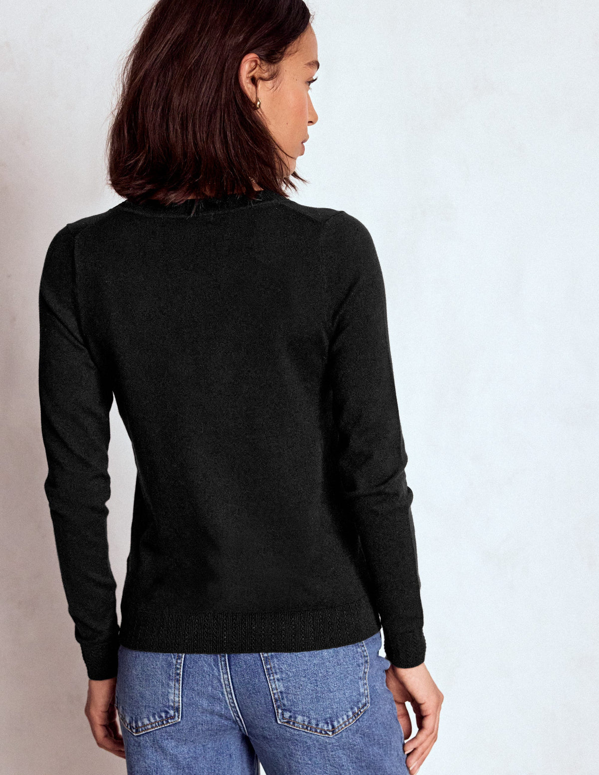 Emilia Baumwollpullover mit V-Ausschnitt-Schwarz-3