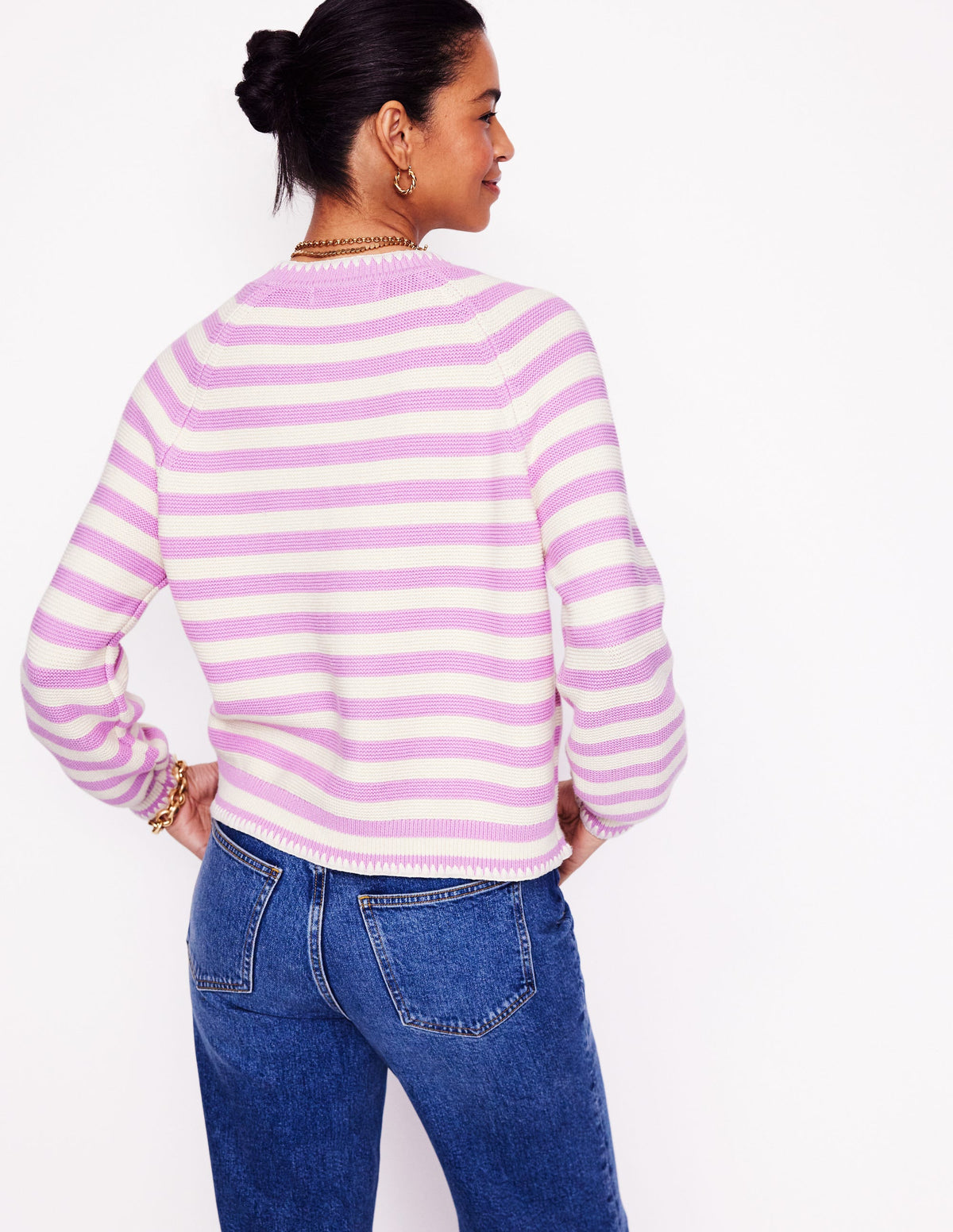 Lena Strickjacke mit Ziernaht-Sanftes Lavendel und Naturweiß Streifen - Image 3