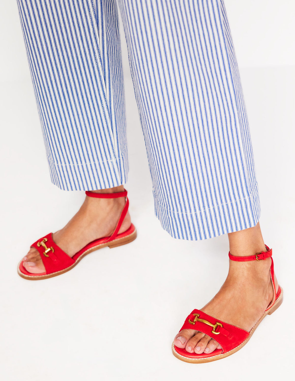 Iris Flache Sandalen mit Trensendetail-Briefkastenrot-3