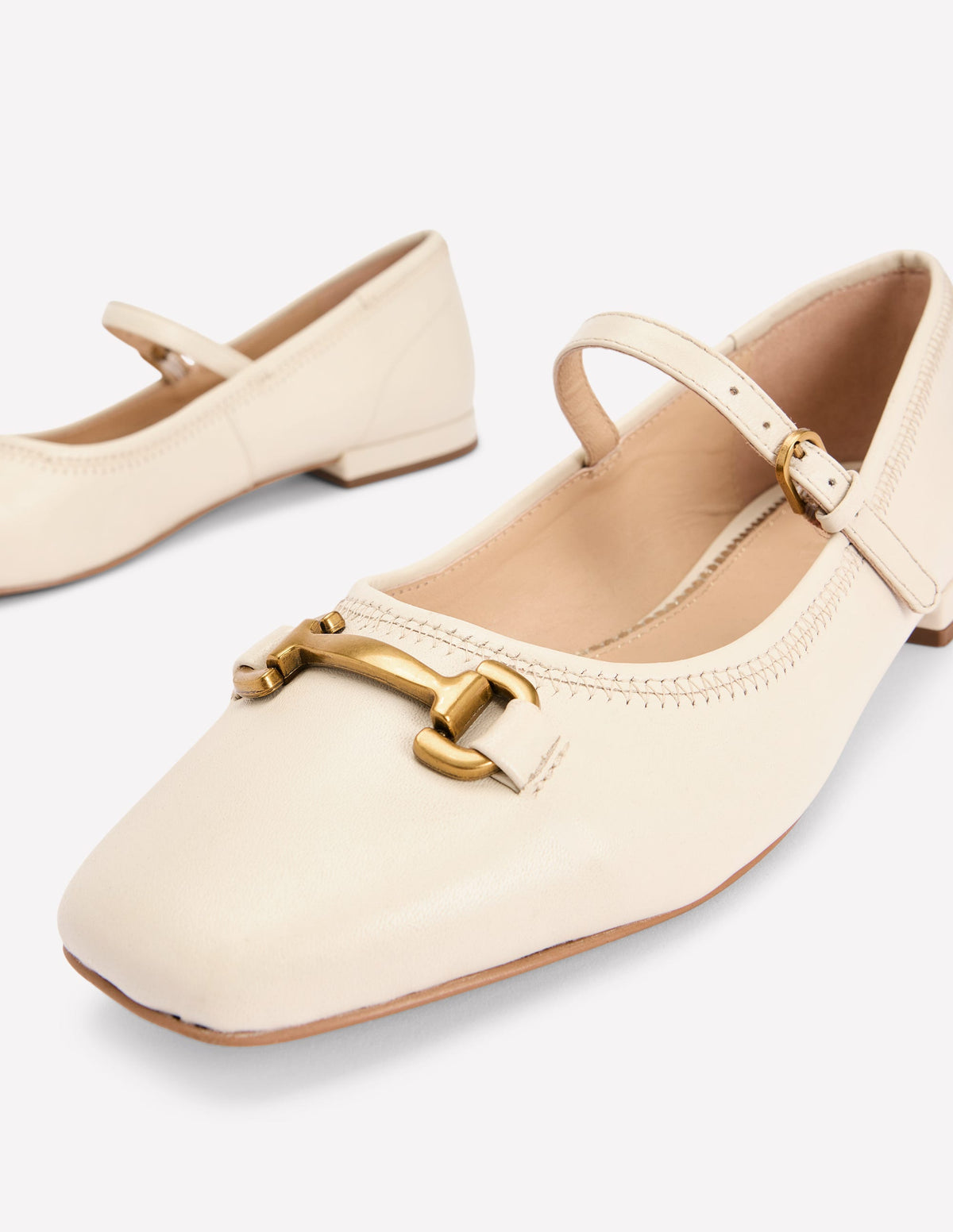 Flache Mary Janes mit Trensendetail-Ekru-3