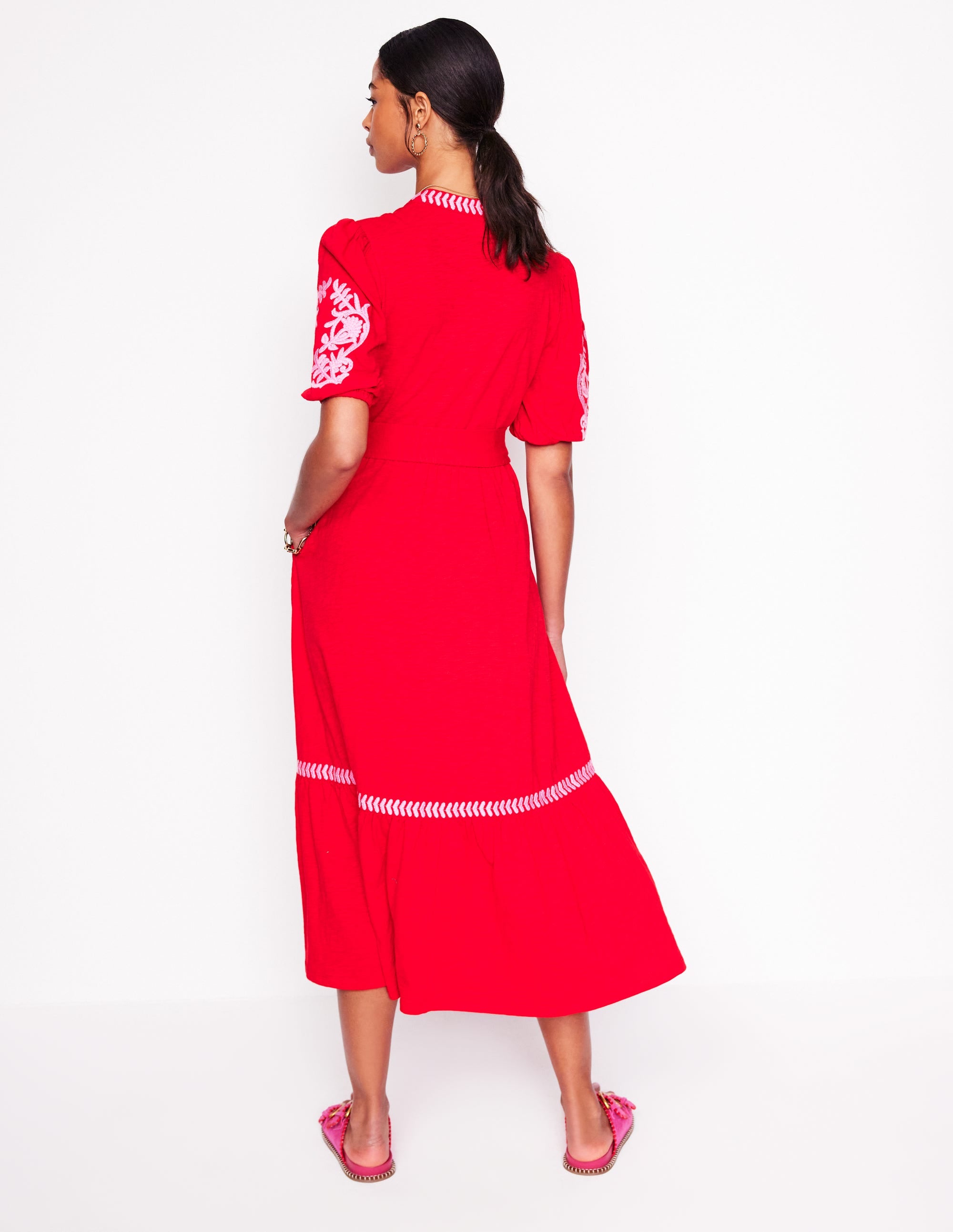 Amara Besticktes Jerseykleid-Mohnblumenrot, Rosa Pfingstrose - Image 4