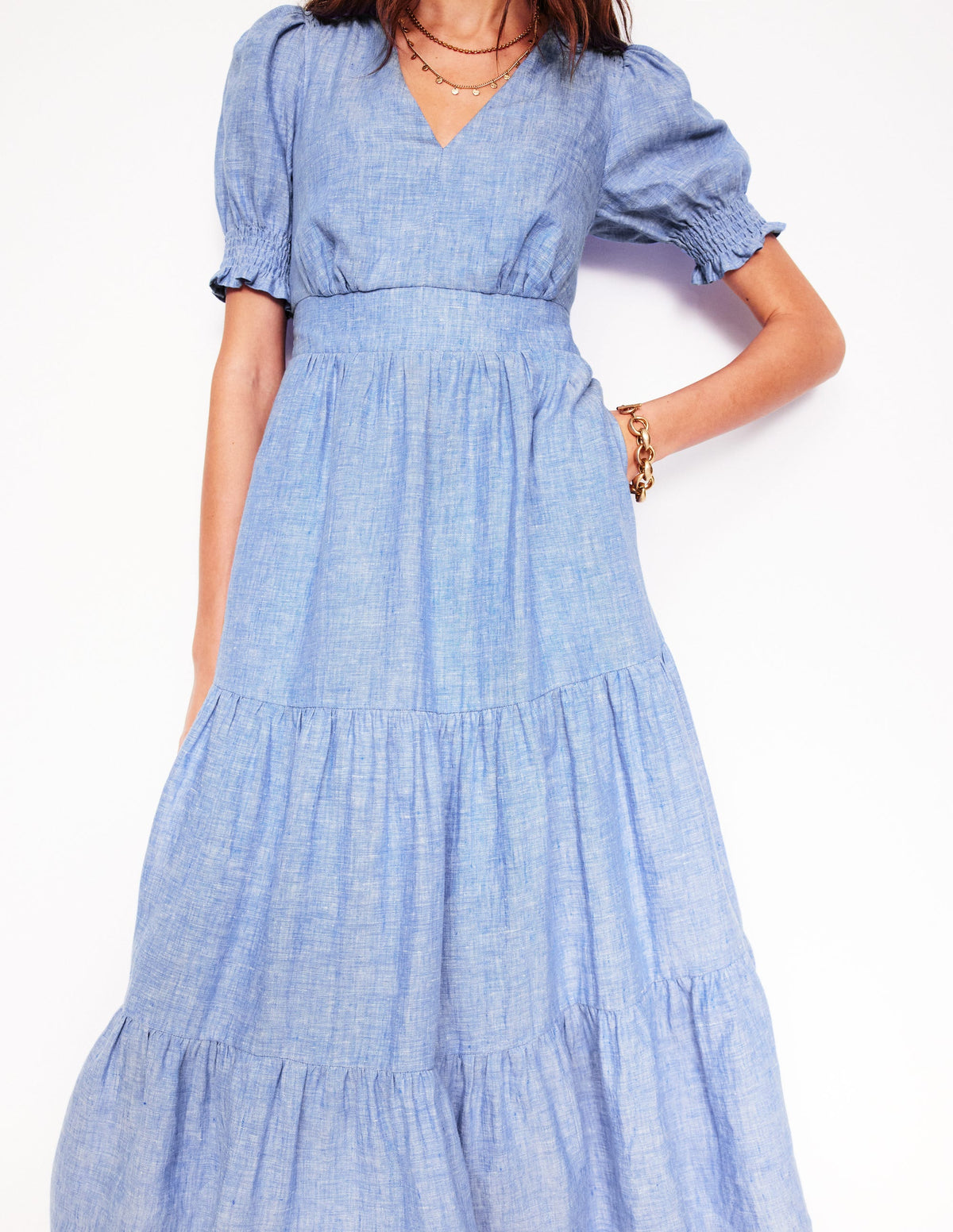 Anna Gestuftes Midikleid aus Leinen-Sommerblau Chambray - Image 2