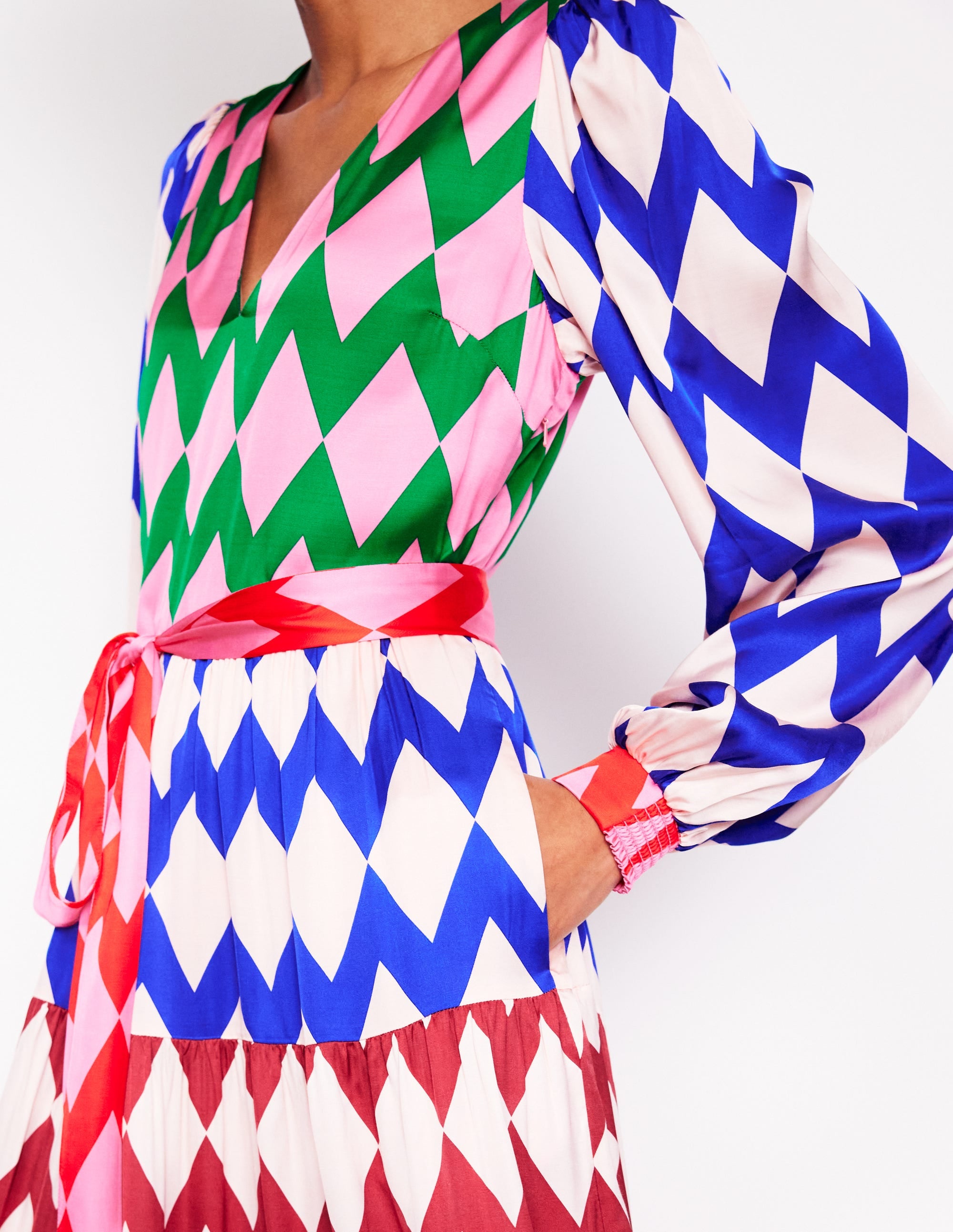 Stufenkleid mit V-Ausschnitt-Bunt, Diamant Streifen - Image 3