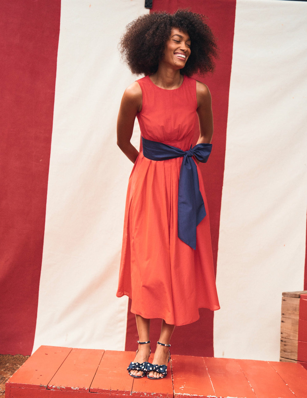 Ärmelloses Kleid mit Faltenrock-Anemone Honeycomb Spot - Image 2