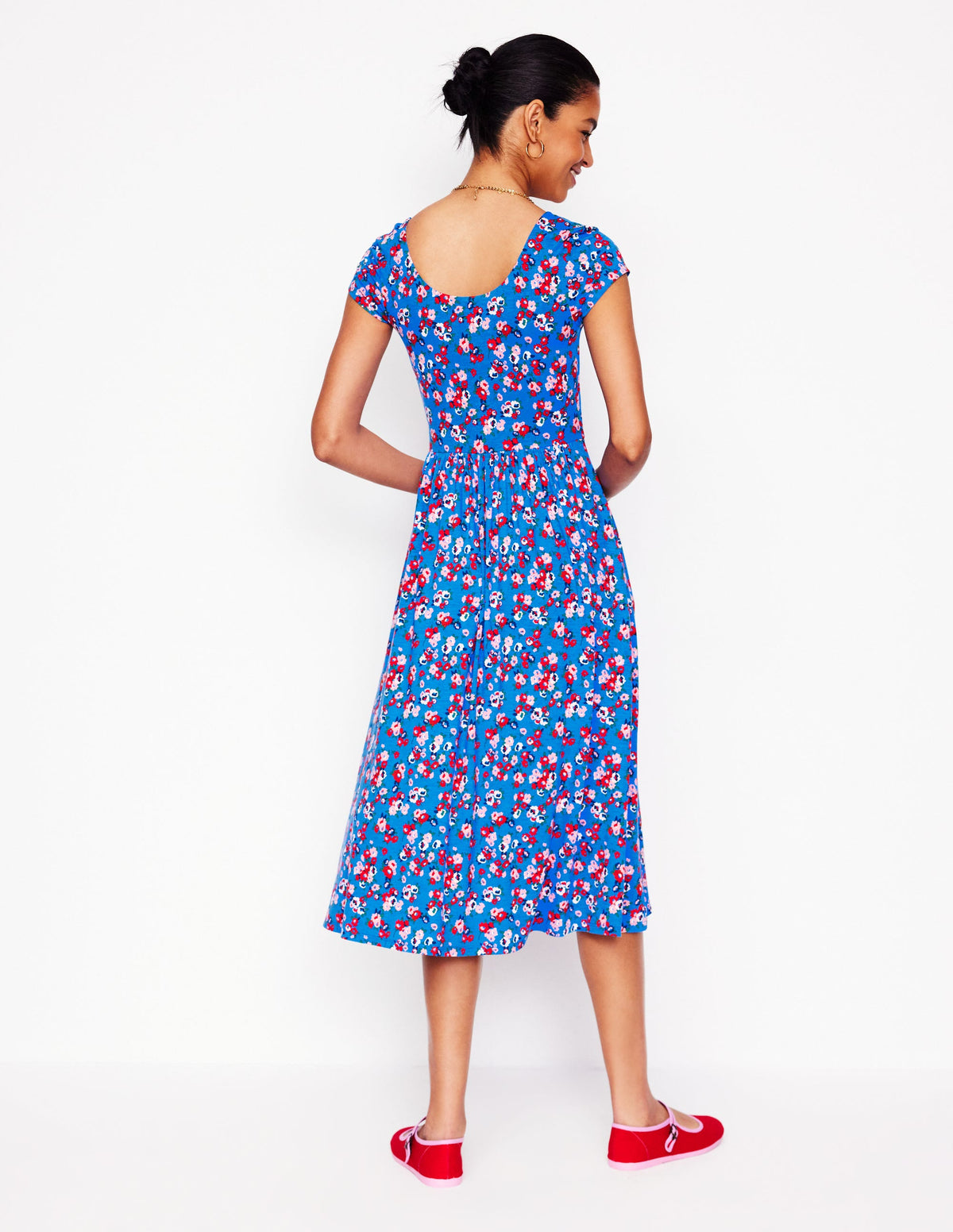 Samantha Jerseykleid mit tiefem Rundhalsausschnitt-Himmelblau, Kleiner Blumenstrauß-4