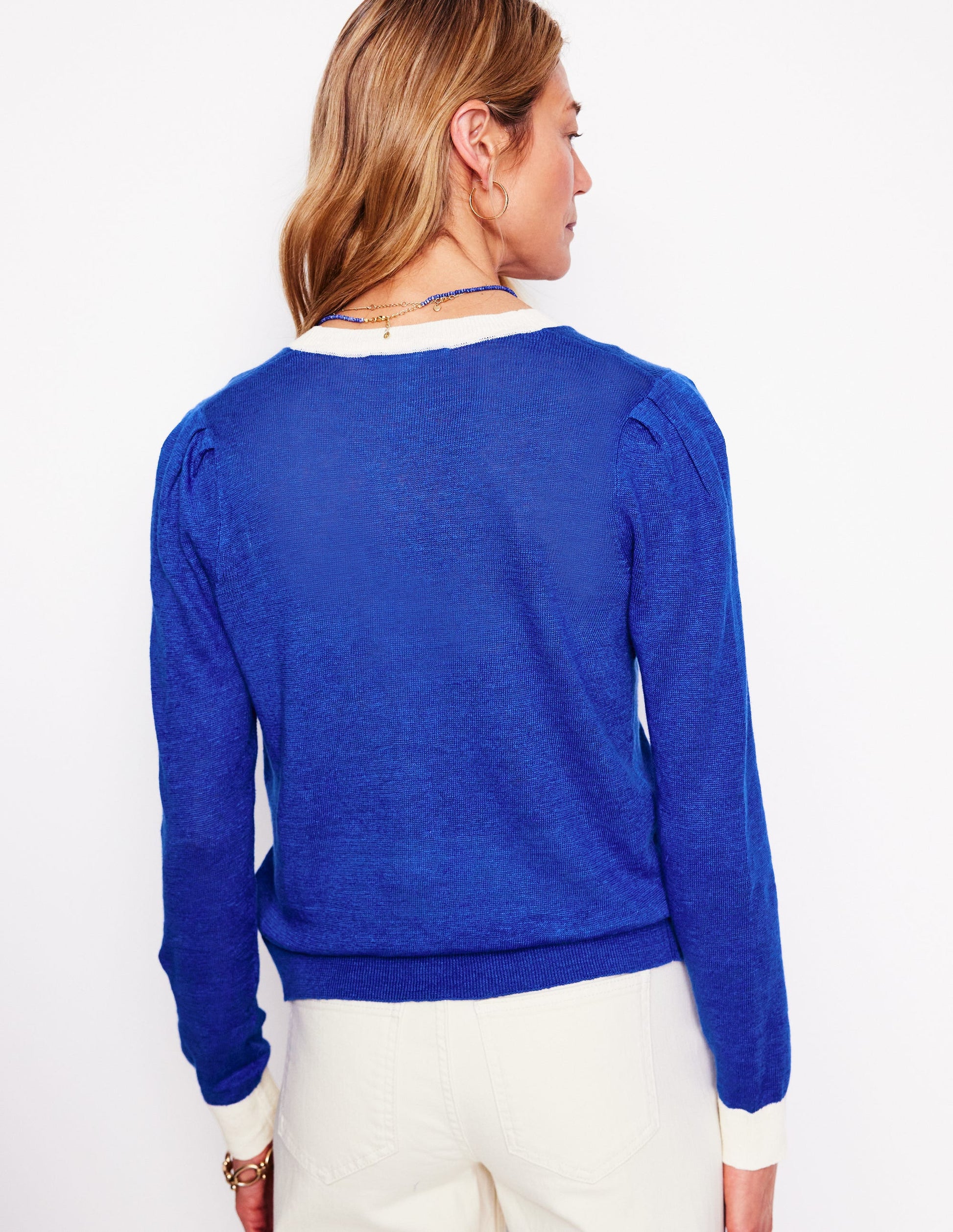 Liv Strickjacke aus Leinen mit V-Ausschnitt-Royales Blau-3