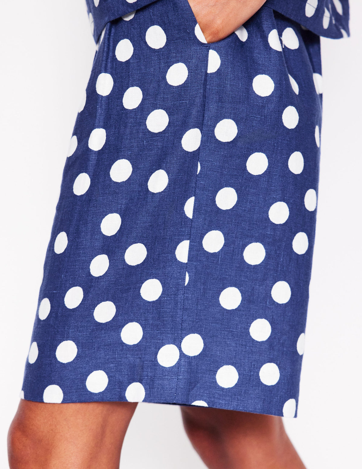 Short large plissé en lin-Pois peints bleu marine - Image 4
