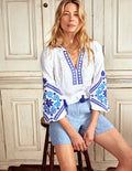 Top brodé Nia-Blanc, bleu