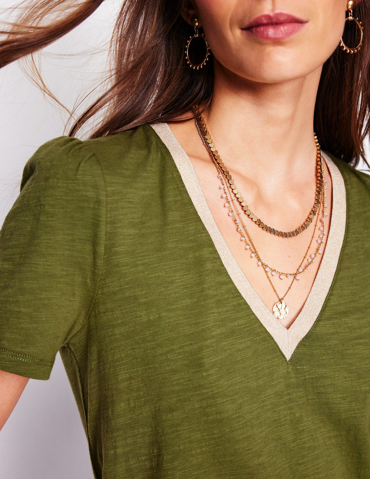 T-Shirt mit Metallic-V-Ausschnitt-Eintagsfliege-3
