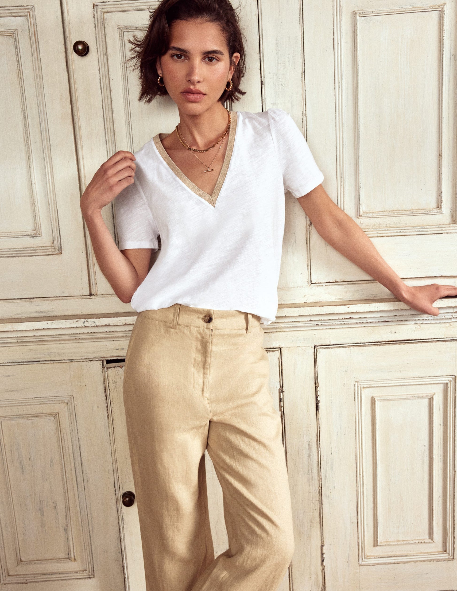 T-Shirt mit Metallic-V-Ausschnitt-Weiß-5