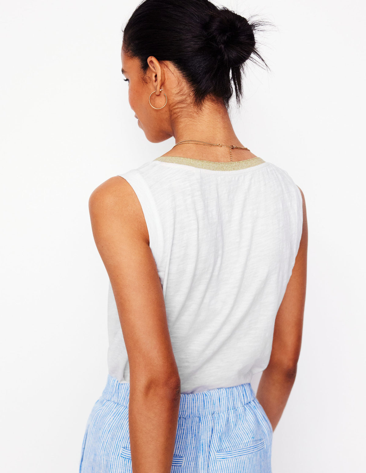 Top mit Metallic-Besatz und V-Ausschnitt-Weiß-3