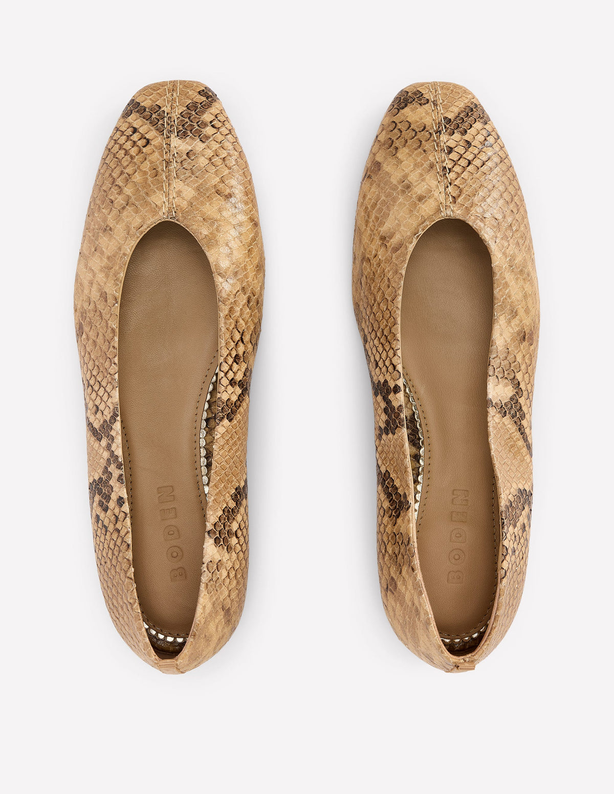 Weit ausgeschnittene, flache Schuhe mit Ziernaht-Beige - Image 5
