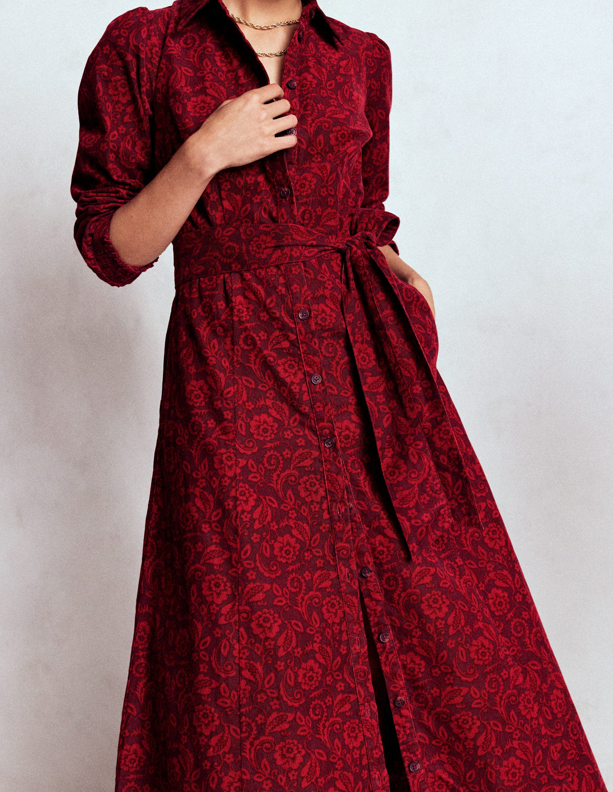 Clara Midikleid aus Cord-Rotes Lakritz, Blumenornament-2