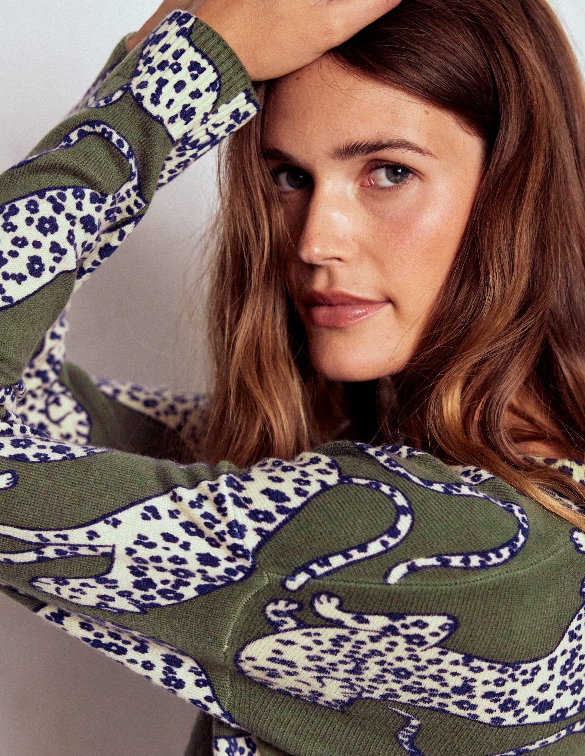 Lydia Kaschmirpullover-Waldgrün, Leopard-5