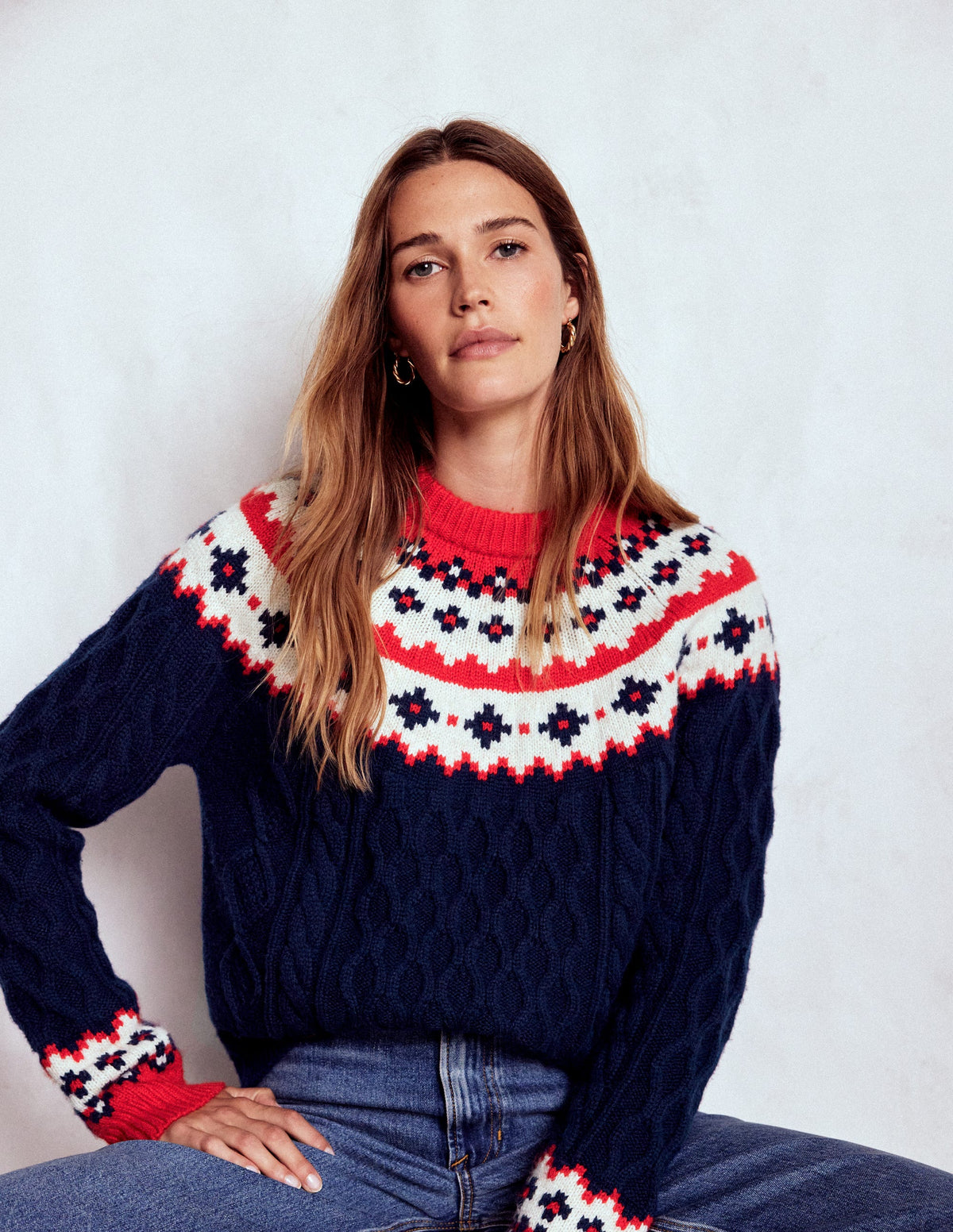 Eleanor Fair-Isle-Pullover-Marineblau Zopfmuster - Image 1