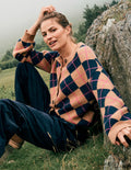 Abi Jacquard-Strickjacke-Kamel, Marineblau Argyle