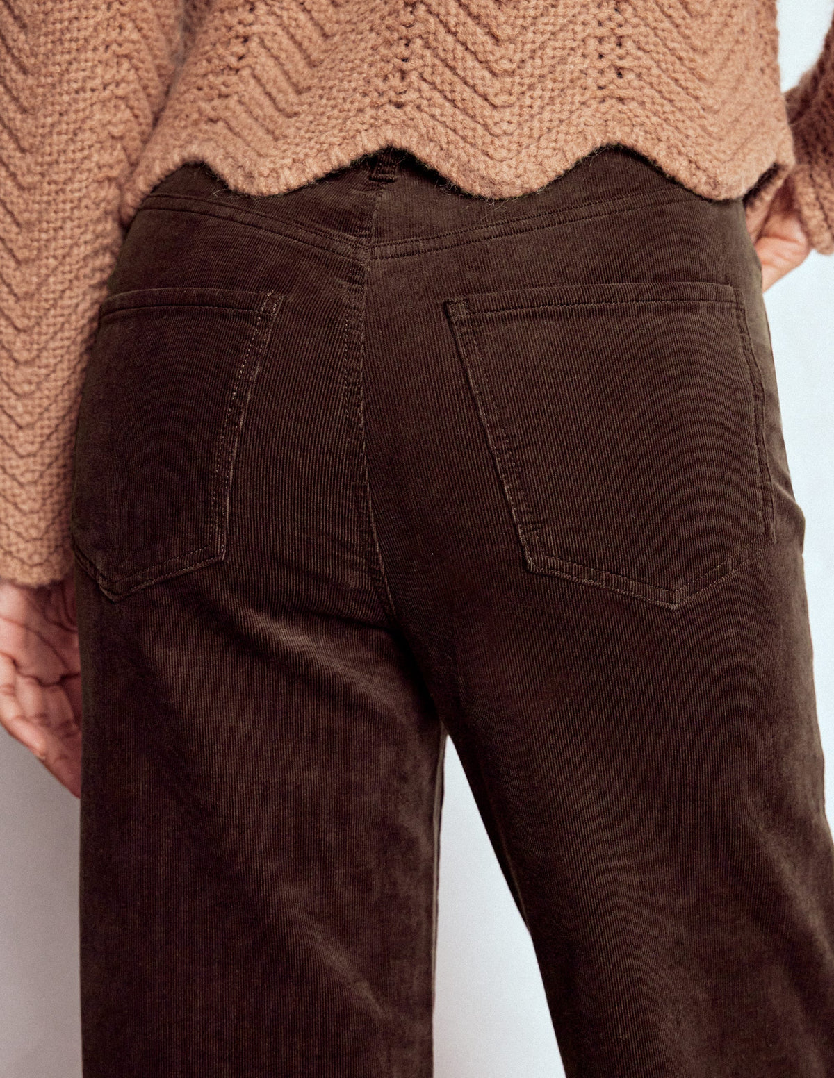 Cord-Jeans mit hohem Bund und geradem, lockerem Bein-Espresso - Image 3