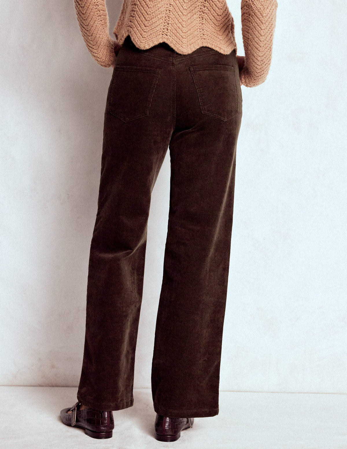 Cord-Jeans mit hohem Bund und geradem, lockerem Bein-Espresso - Image 4