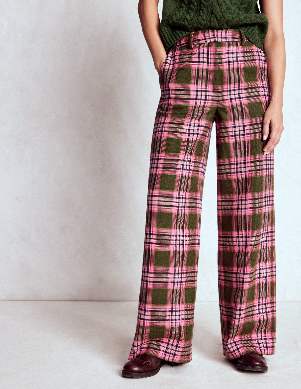 Belgravia Hose aus Wollmischung-Olivgrün, Grün und Rosa Kariert-4