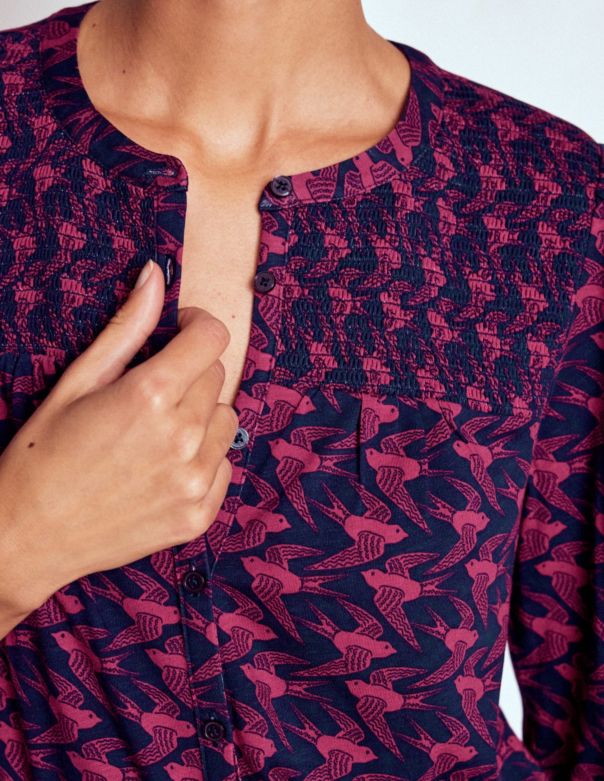 Elsa Jerseyhemd mit gesmokter Passe-Französisches Marineblau, Schwalben-3