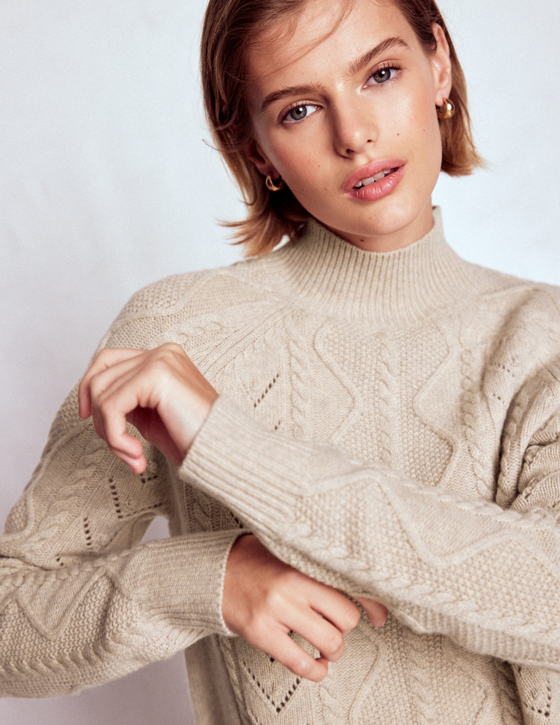 Marion Hochgeschlossener Merino-Pullover-Gerste Zopfmuster-2