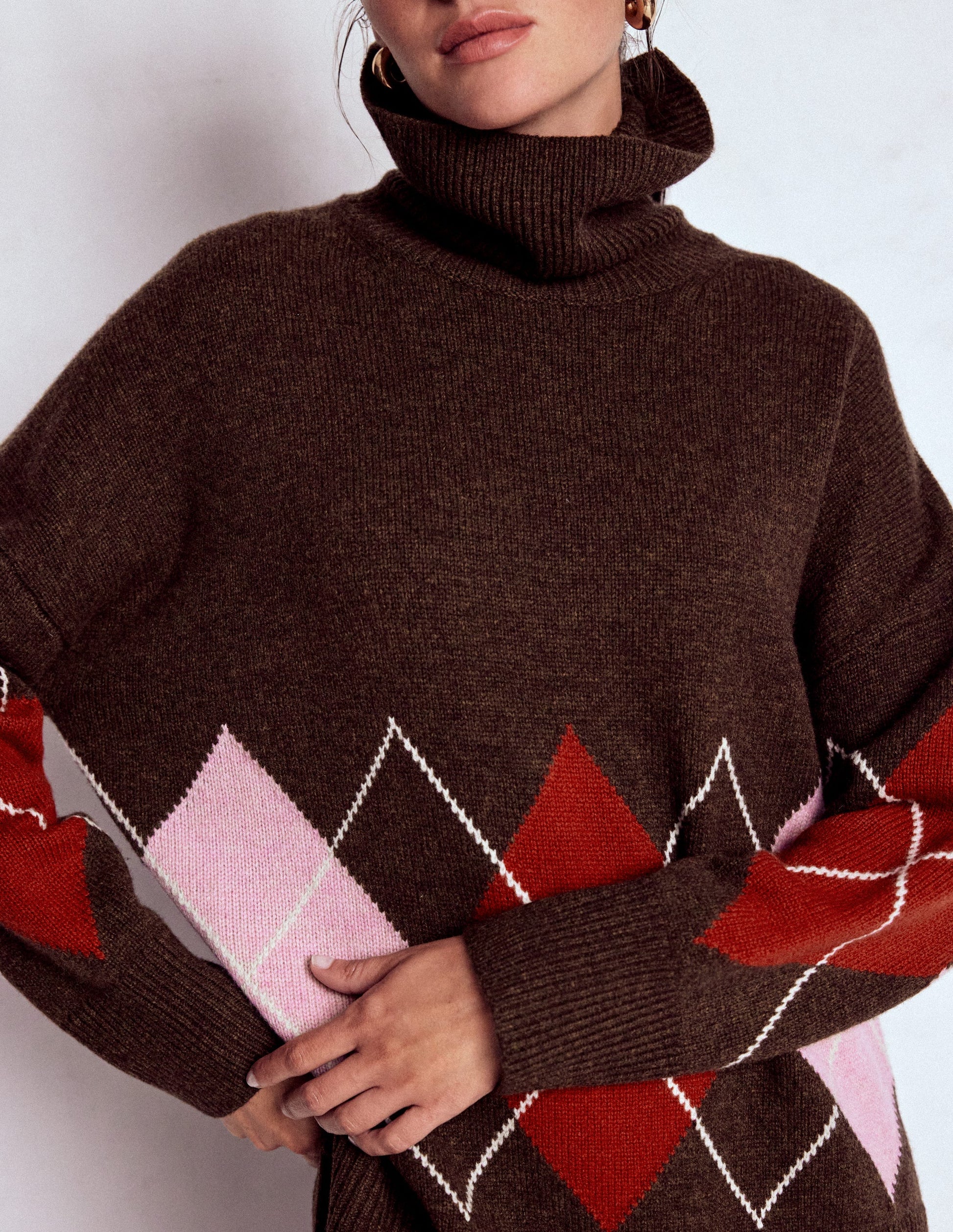 Polly Merino-Rollkragenpullover-Braun, Rosa Argyle-2