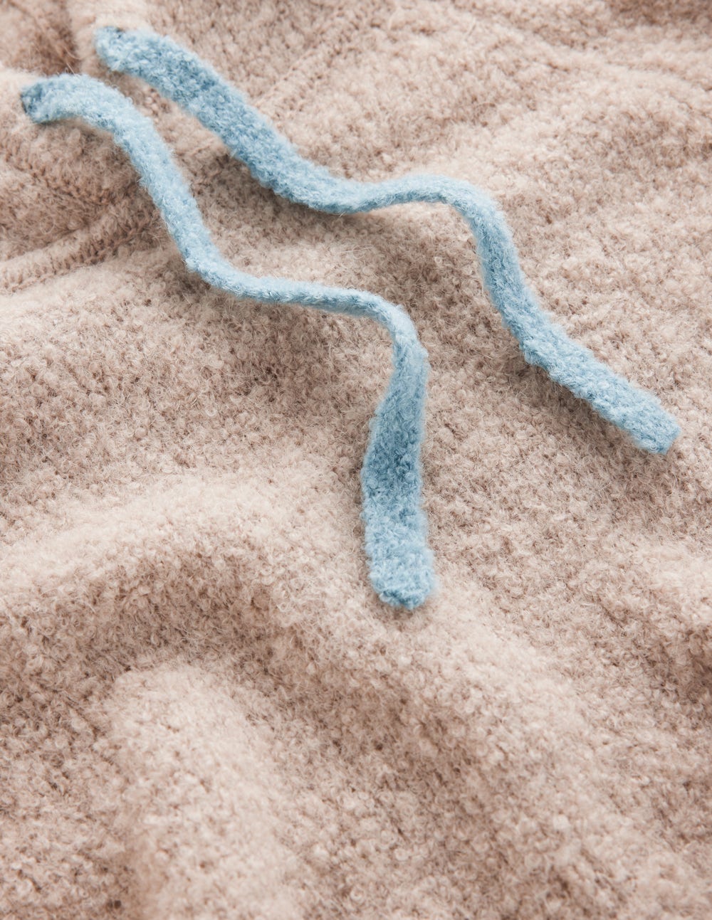Kapuzenpullover aus Bouclé mit Raglanärmeln-Graubraun Meliert - Image 8