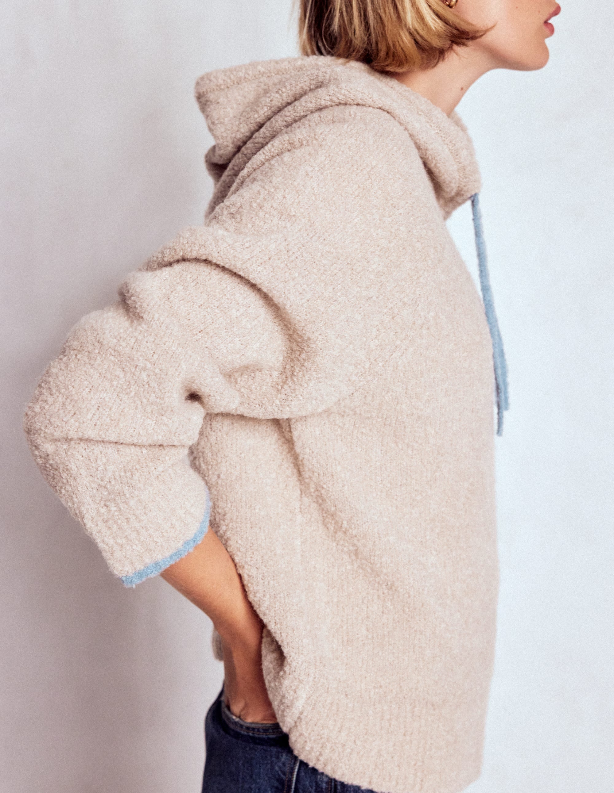 Kapuzenpullover aus Bouclé mit Raglanärmeln-Graubraun Meliert - Image 6