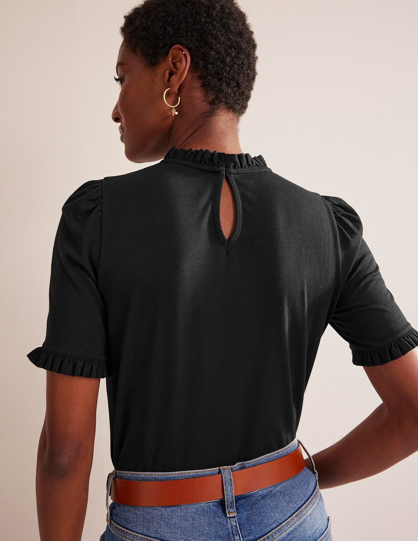 Superweiches T-Shirt mit Rüschendetail-Schwarz-3