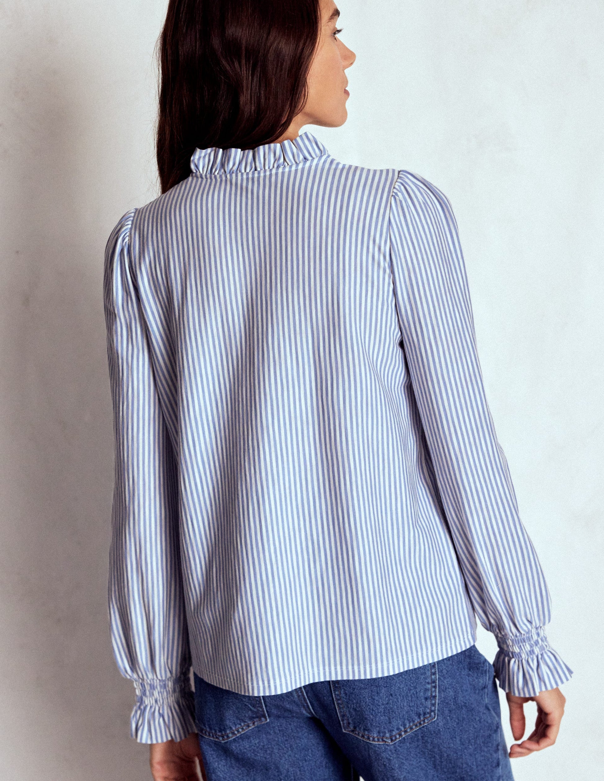 Jerseyhemd mit gesmokter Passe-Forever Blue und Naturweiß Streifen-3